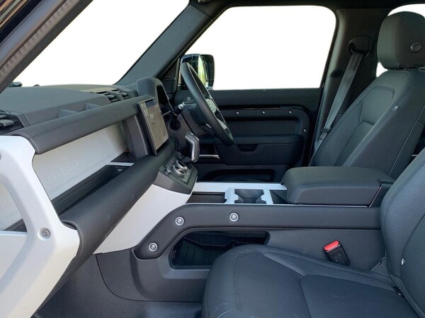 Used Land Rover Defender 2025 for sale - 76142968: Photo 3