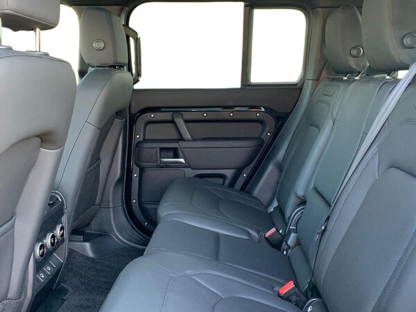 Used Land Rover Defender 2025 for sale - 76142968: Photo 4