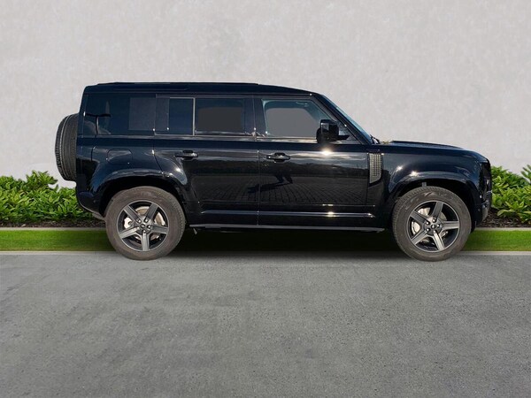 Used Land Rover Defender 2025 for sale - 76142968: Photo 5