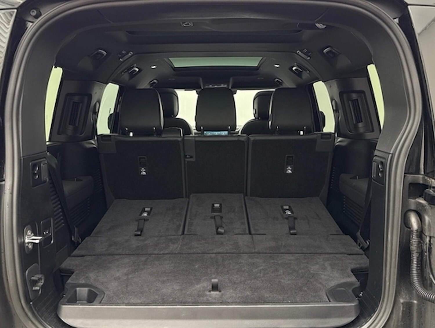 Used Land Rover Defender 2025 for sale - 78191699: Photo 12