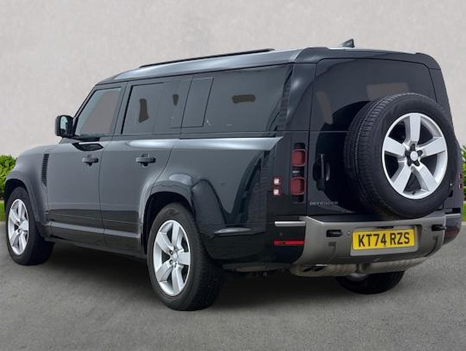 Used Land Rover Defender 2025 for sale - 78191699: Photo 2