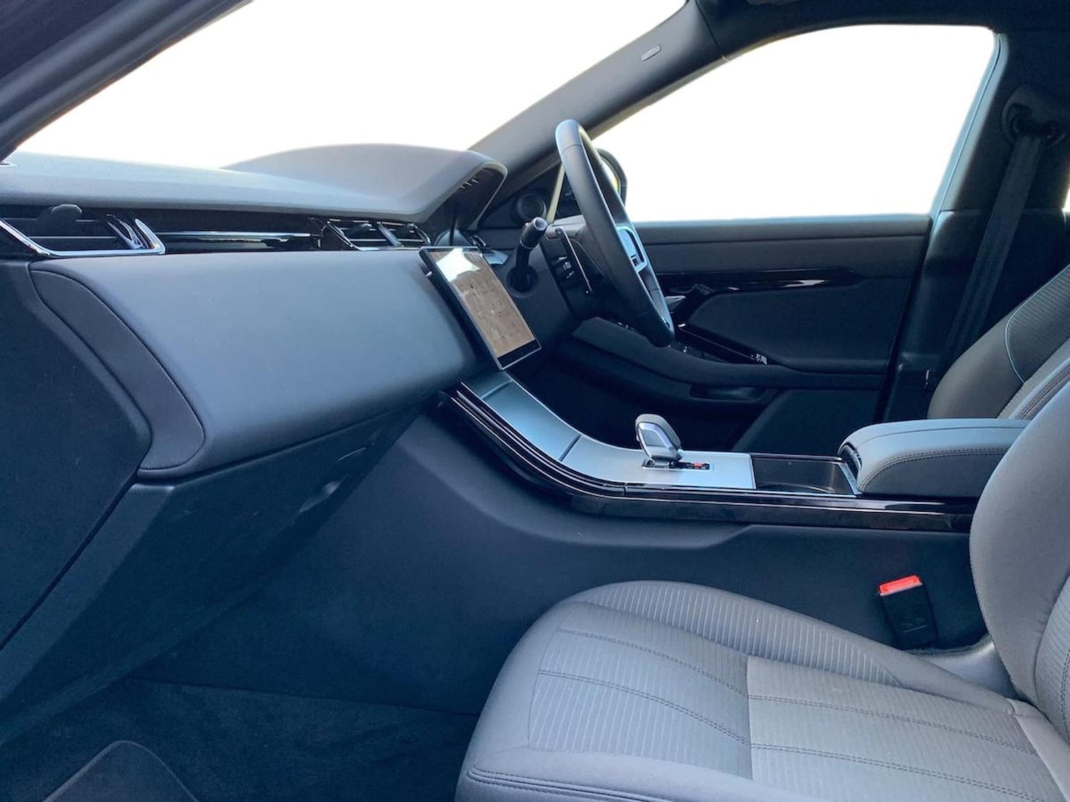 Used Land Rover Range Rover Evoque 2025 for sale - 77488127: Photo 3