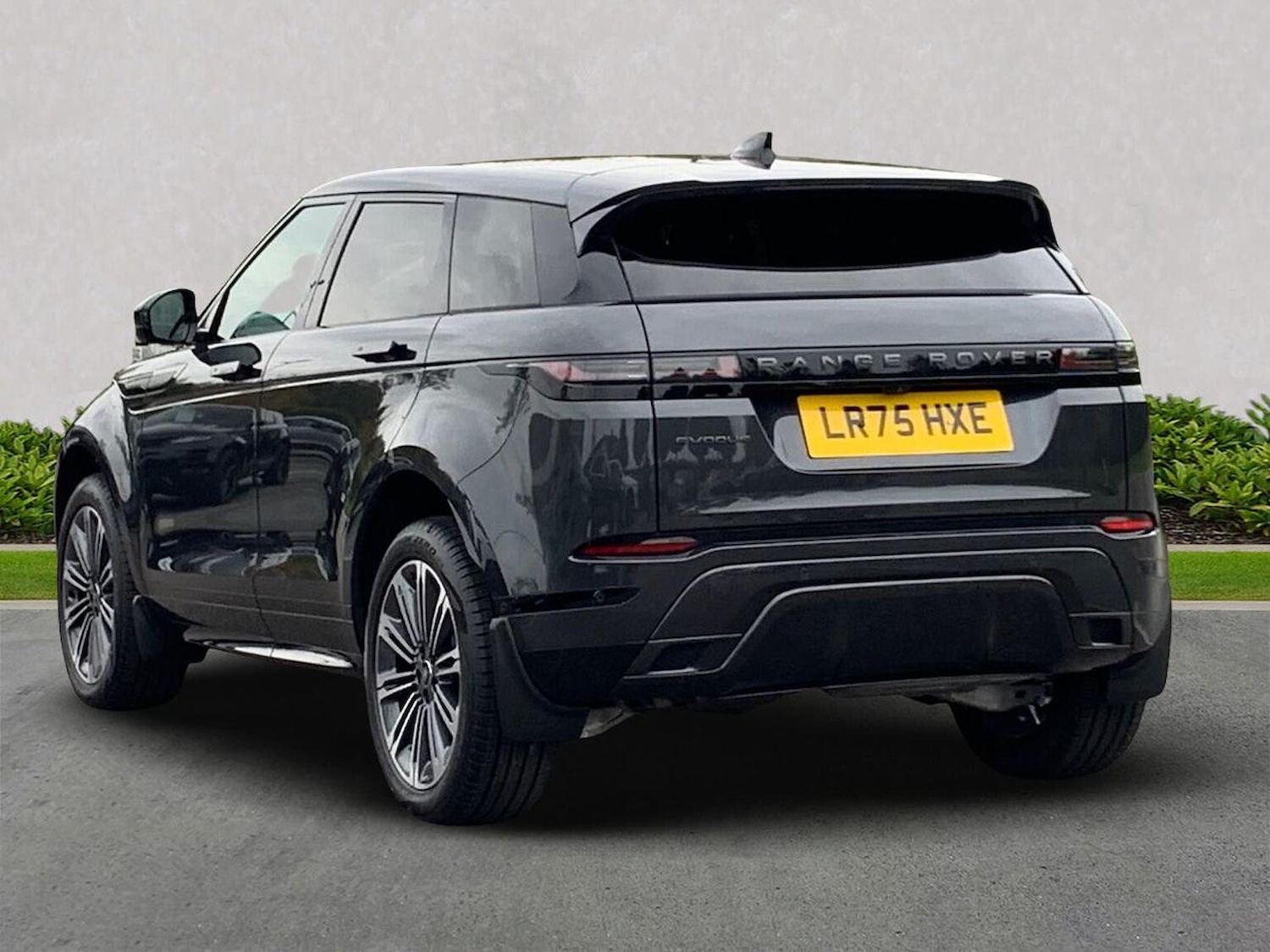 Used Land Rover Range Rover Evoque 2025 for sale - 77489376: Photo 2
