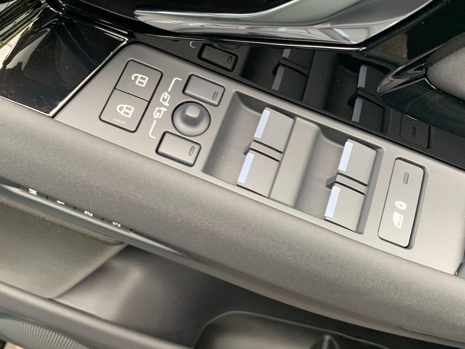 Used Land Rover Range Rover Evoque 2025 for sale - 77489376: Photo 25