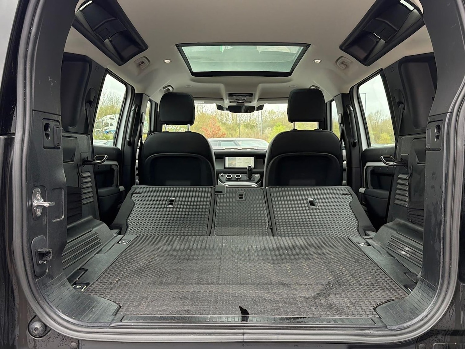 Used Land Rover Defender 2024 for sale - 78191661: Photo 32