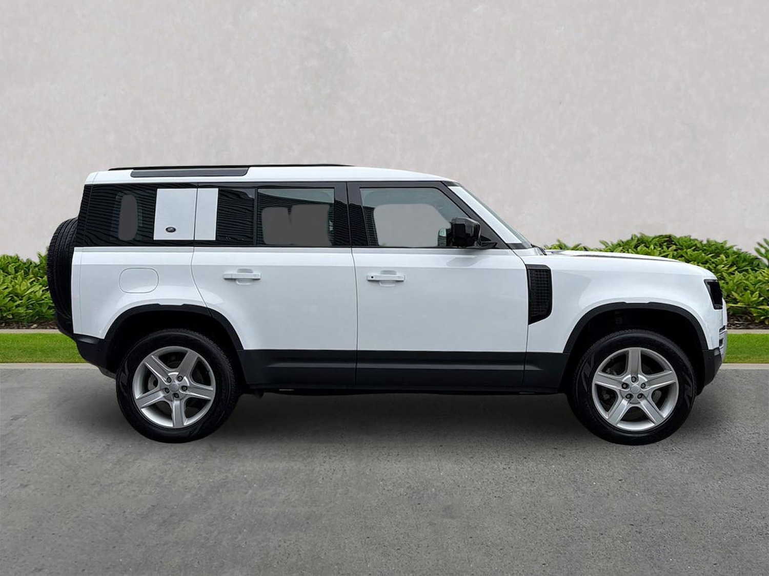 Used Land Rover Defender 2024 for sale - 78191661: Photo 7