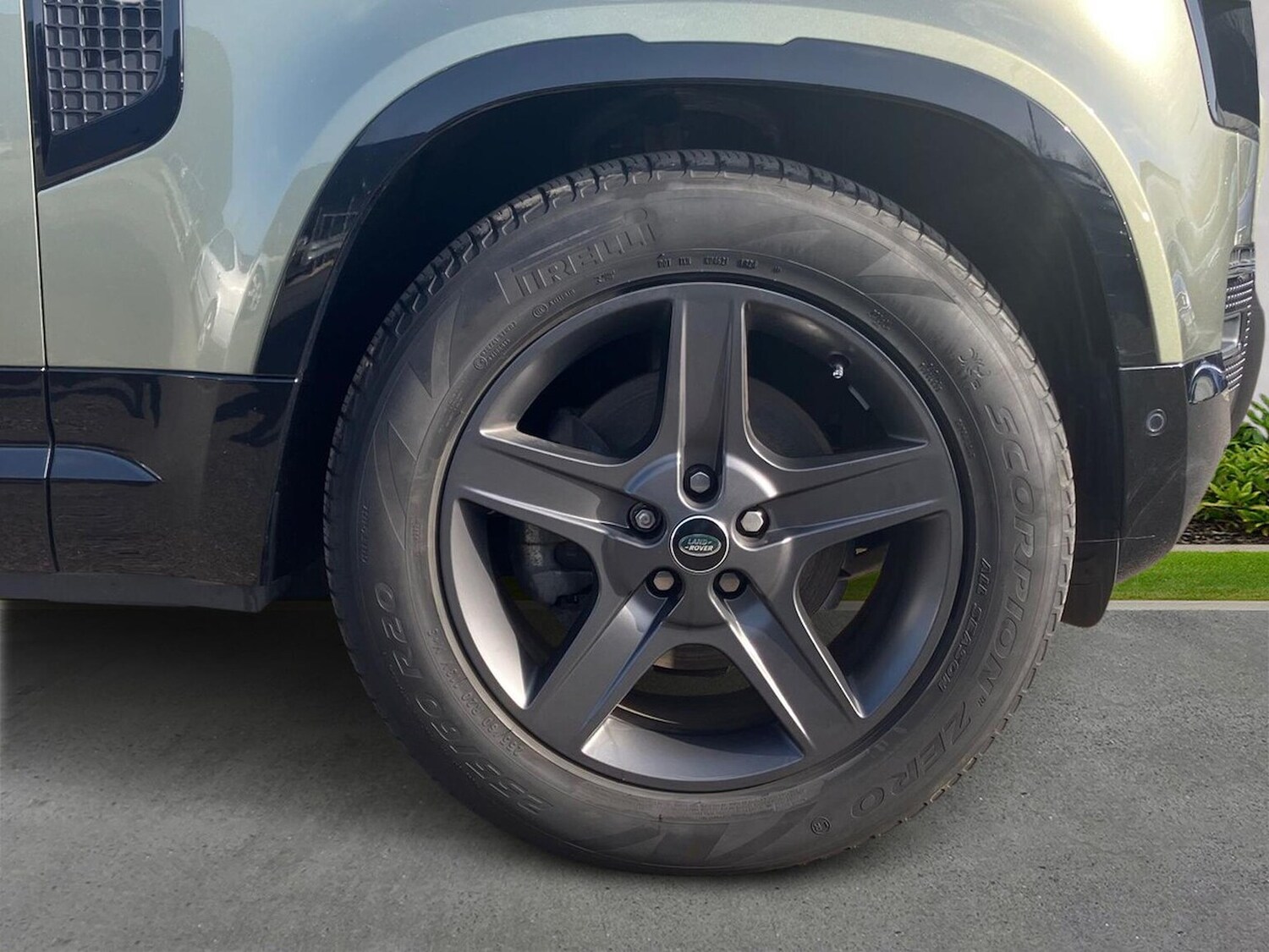 Used Land Rover Defender 2024 for sale - 78106299: Photo 10