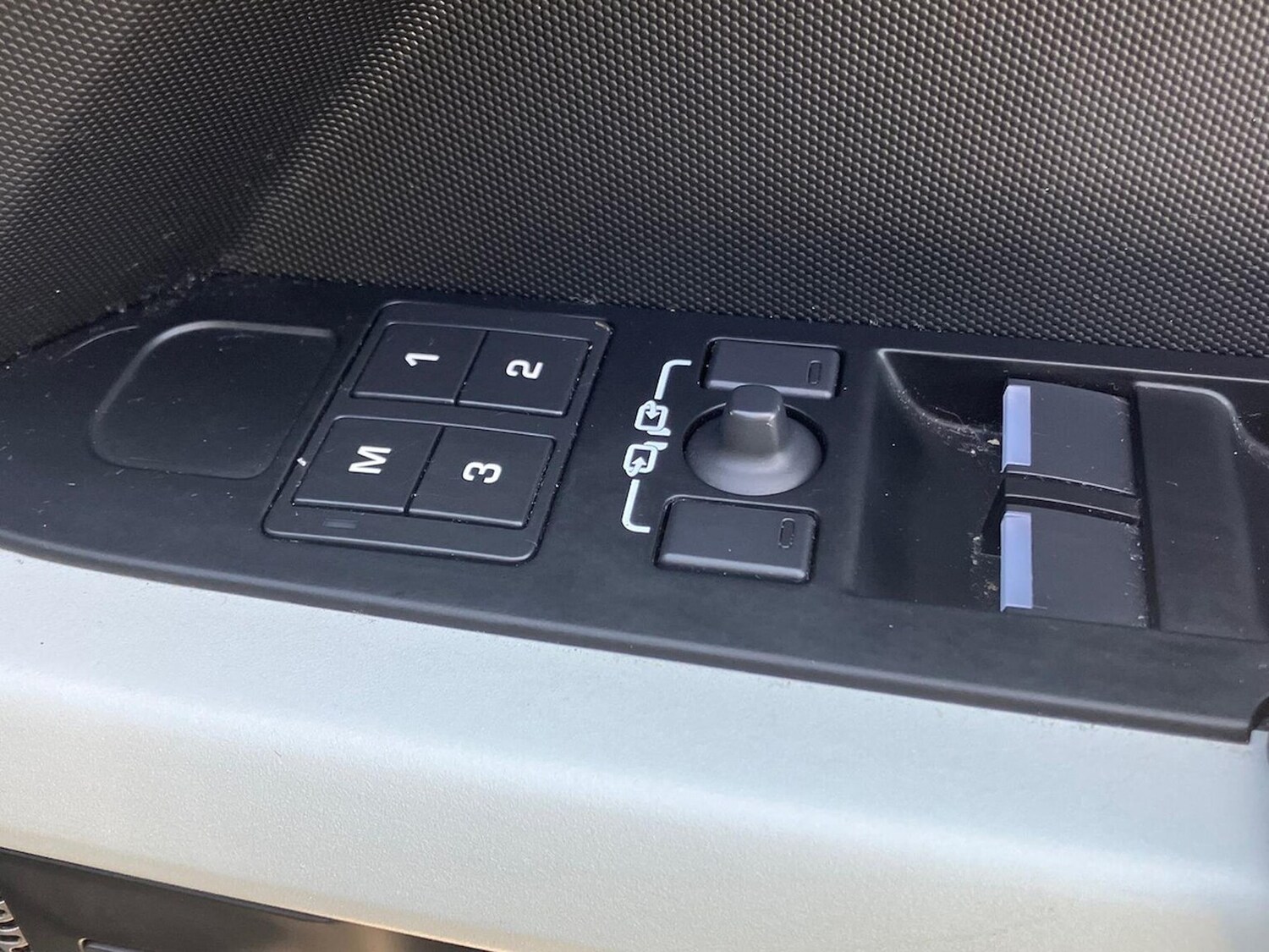 Used Land Rover Defender 2024 for sale - 78106299: Photo 27