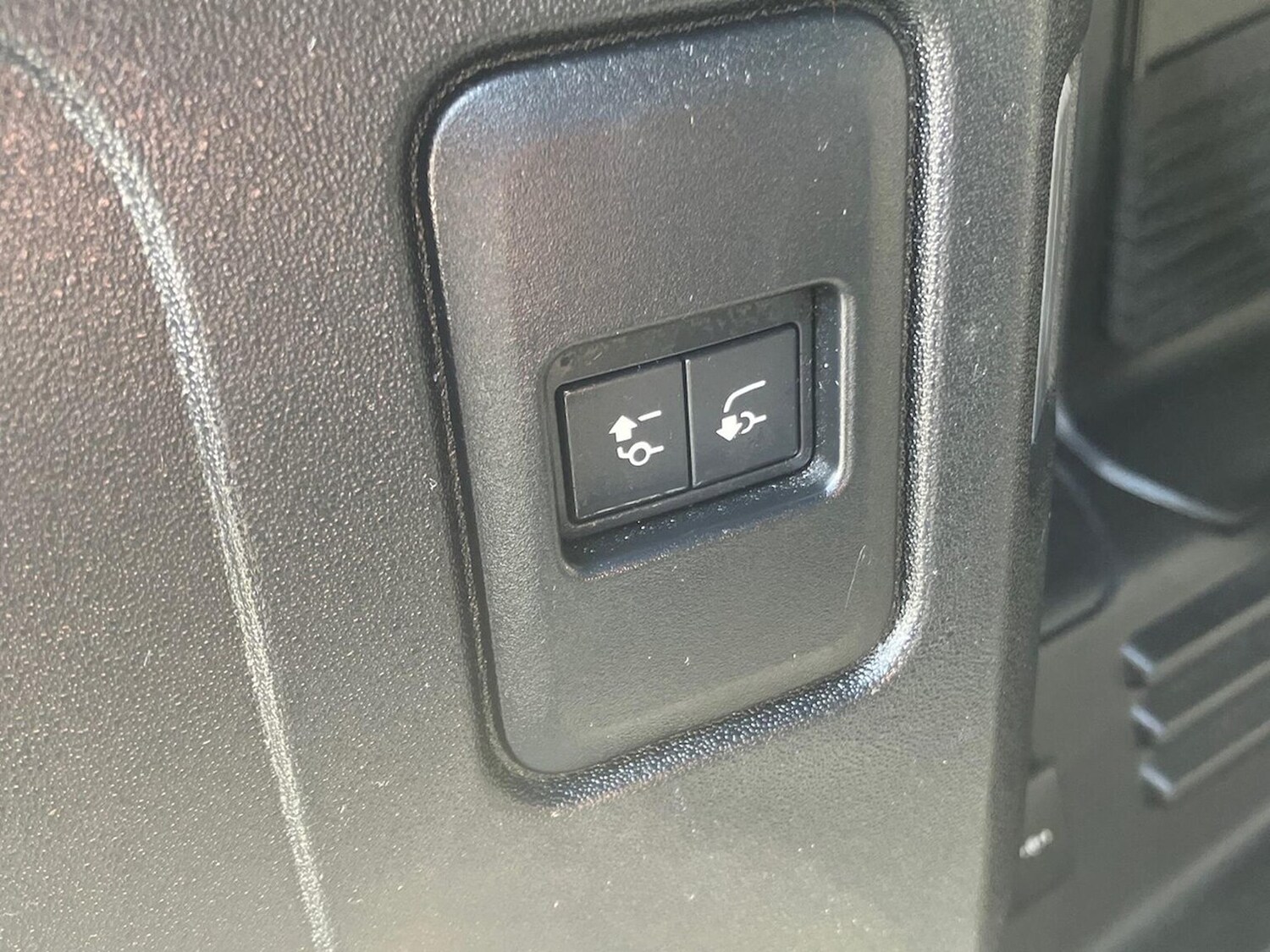 Used Land Rover Defender 2024 for sale - 78106299: Photo 29