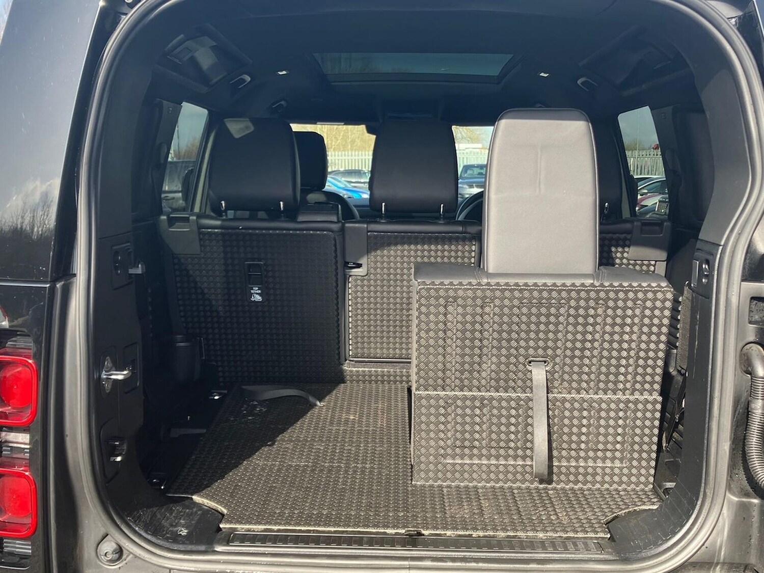 Used Land Rover Defender 2024 for sale - 78106299: Photo 34