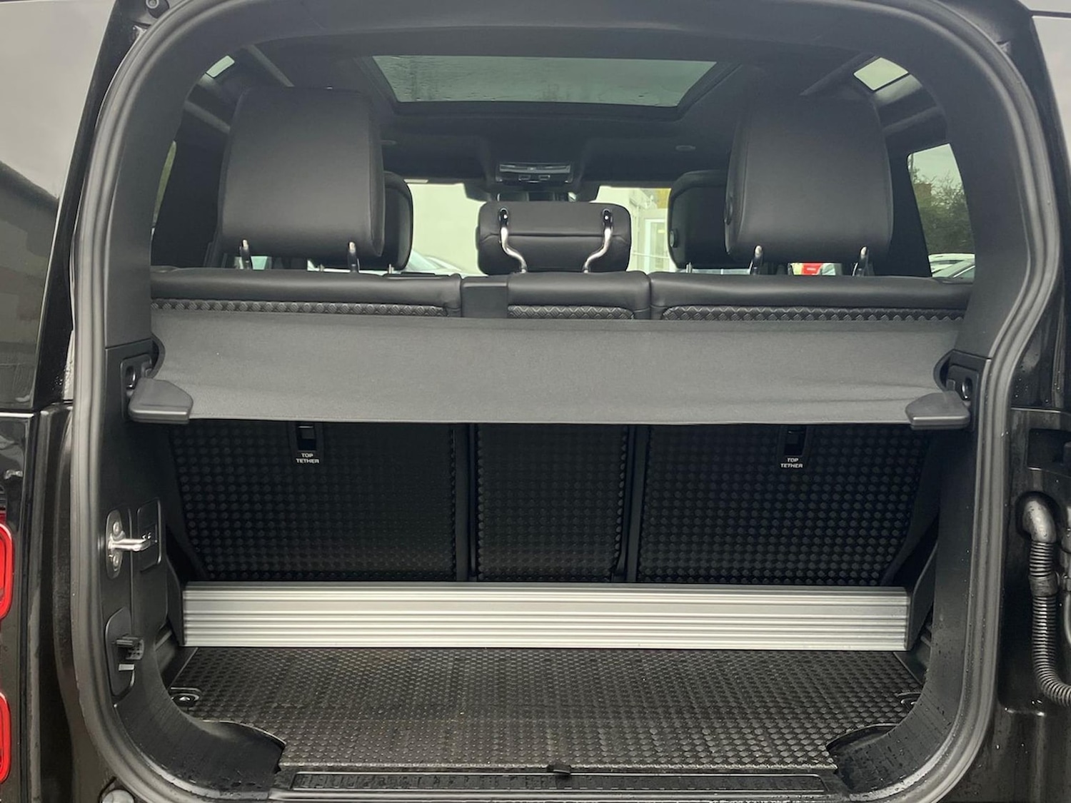 Used Land Rover Defender 2023 for sale - 78191744: Photo 12