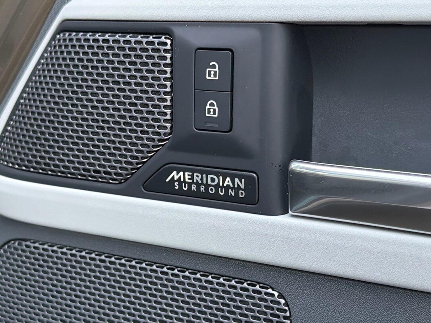 Used Land Rover Defender 2023 for sale - 77488137: Photo 24