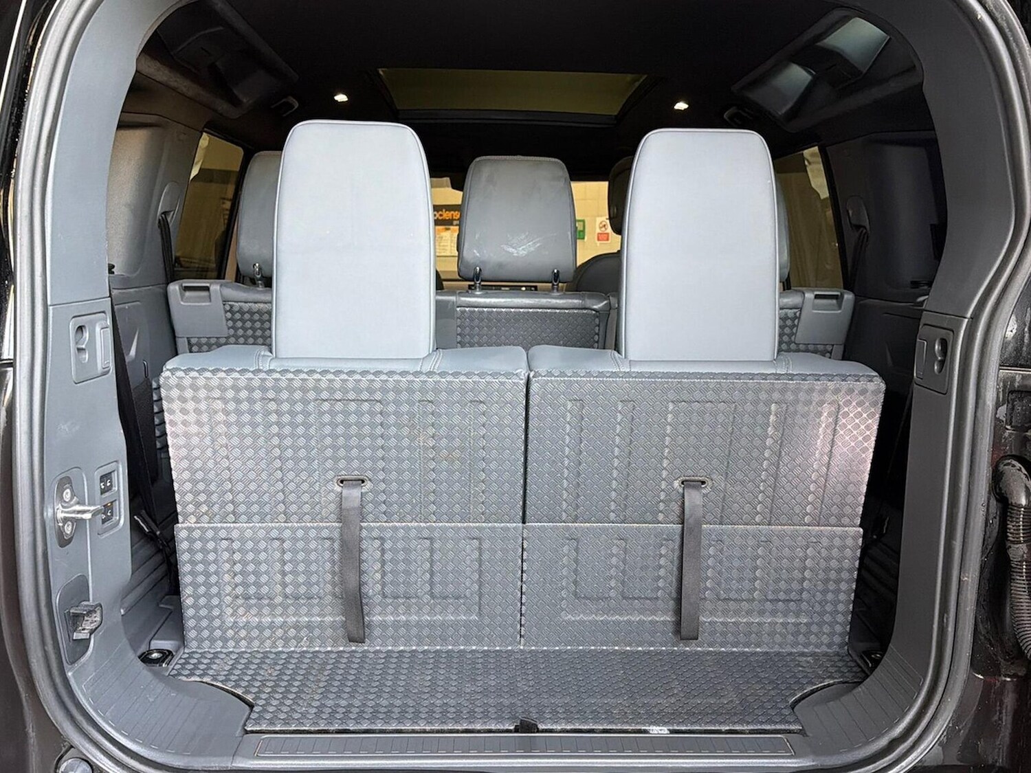 Used Land Rover Defender 2023 for sale - 77488137: Photo 29