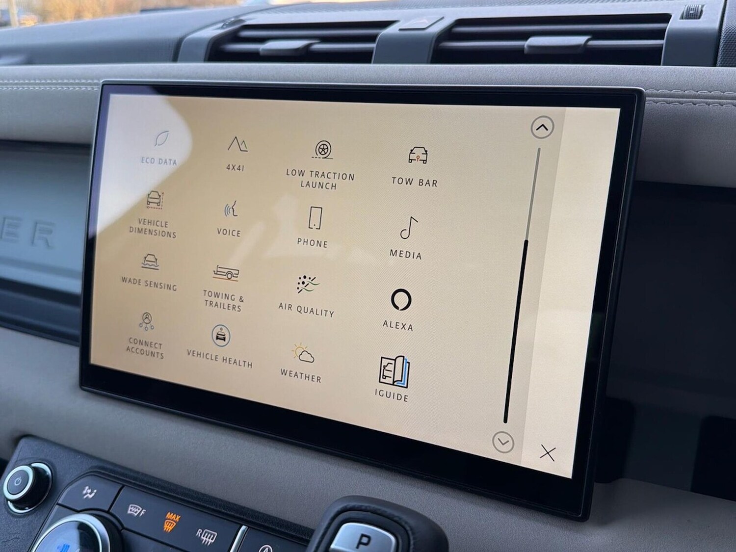 Used Land Rover Defender 2023 for sale - 77488137: Photo 32