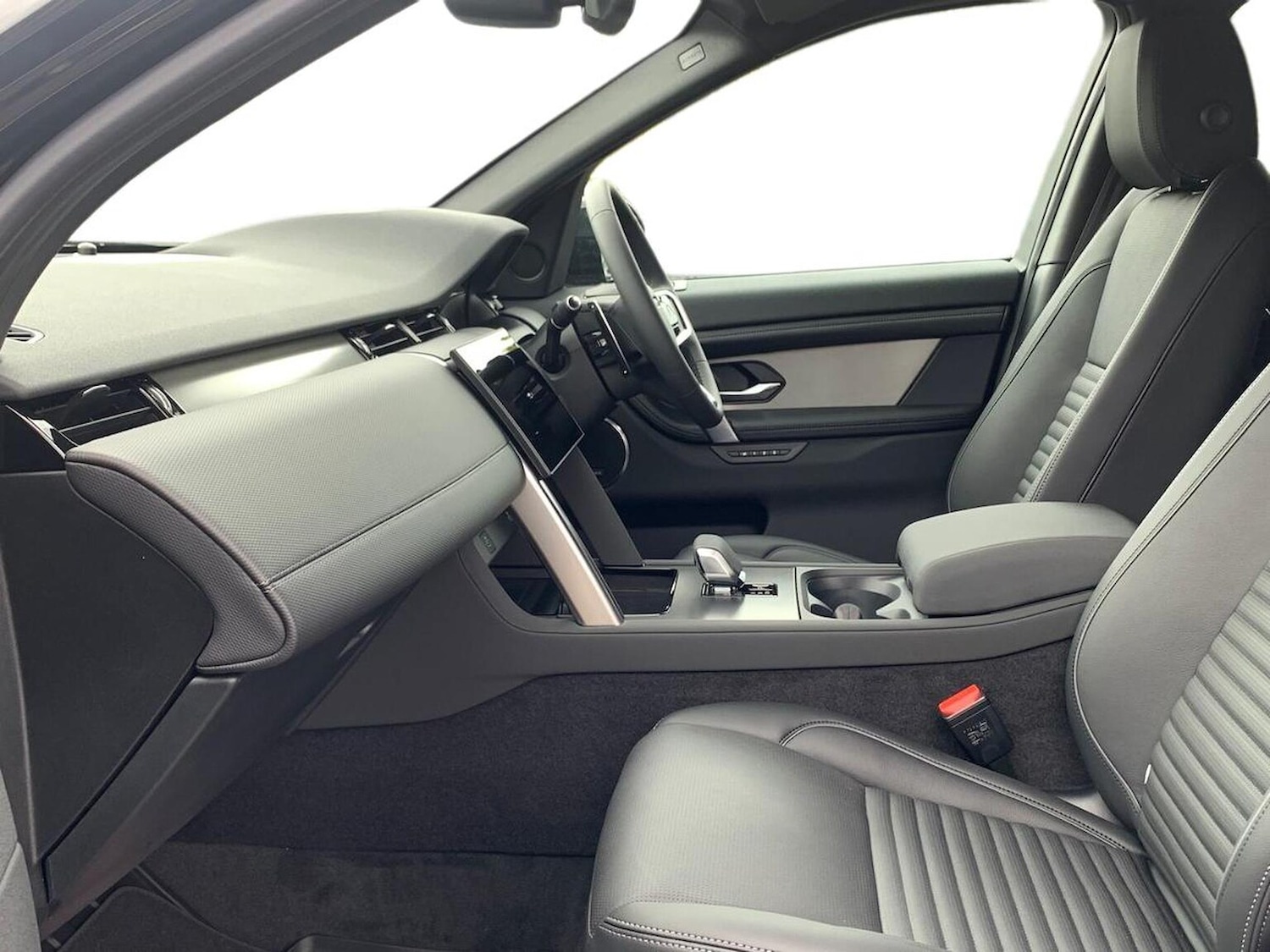 Used Land Rover Discovery Sport 2025 for sale - 77489398: Photo 3