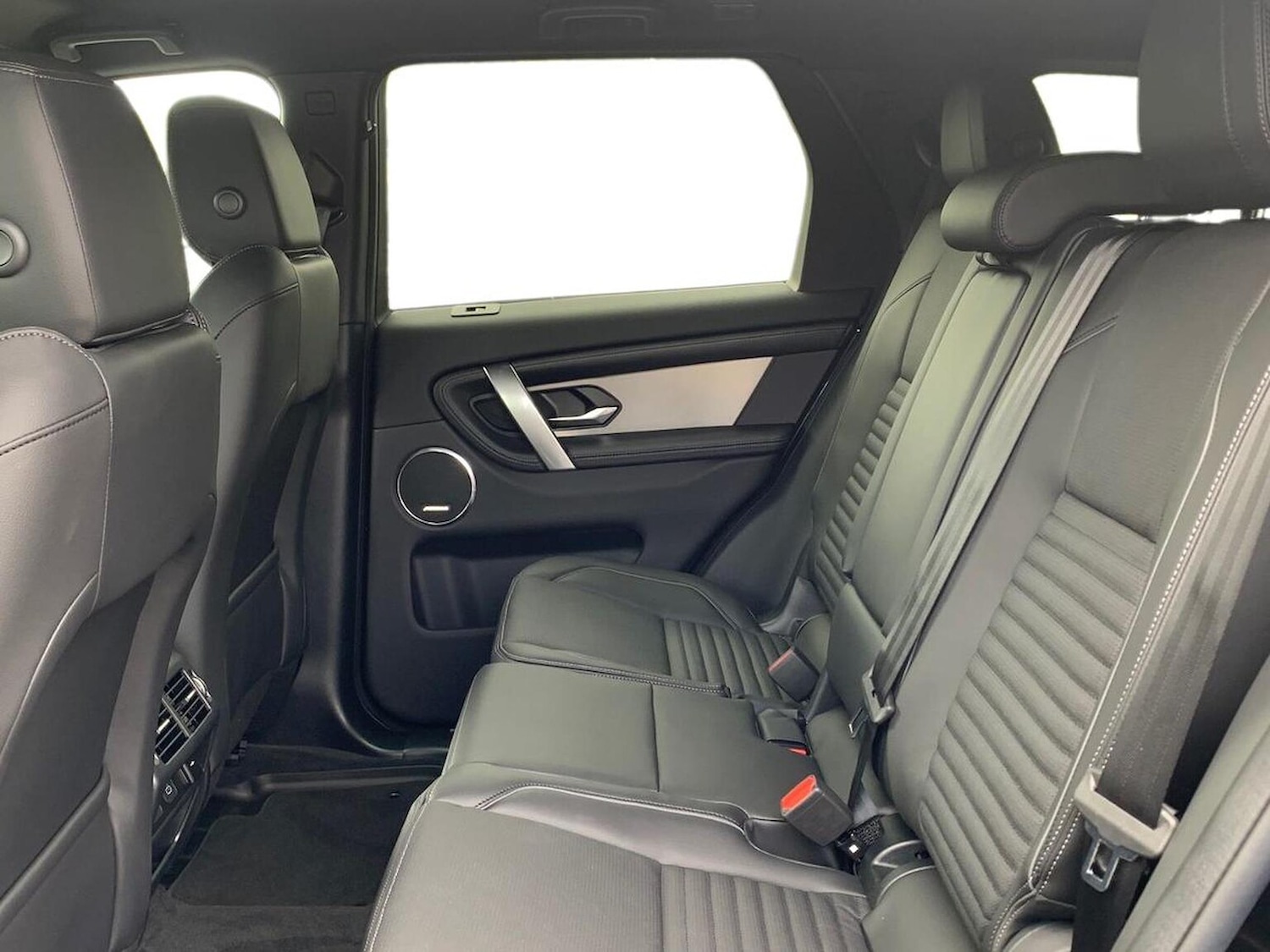 Used Land Rover Discovery Sport 2025 for sale - 77489398: Photo 4