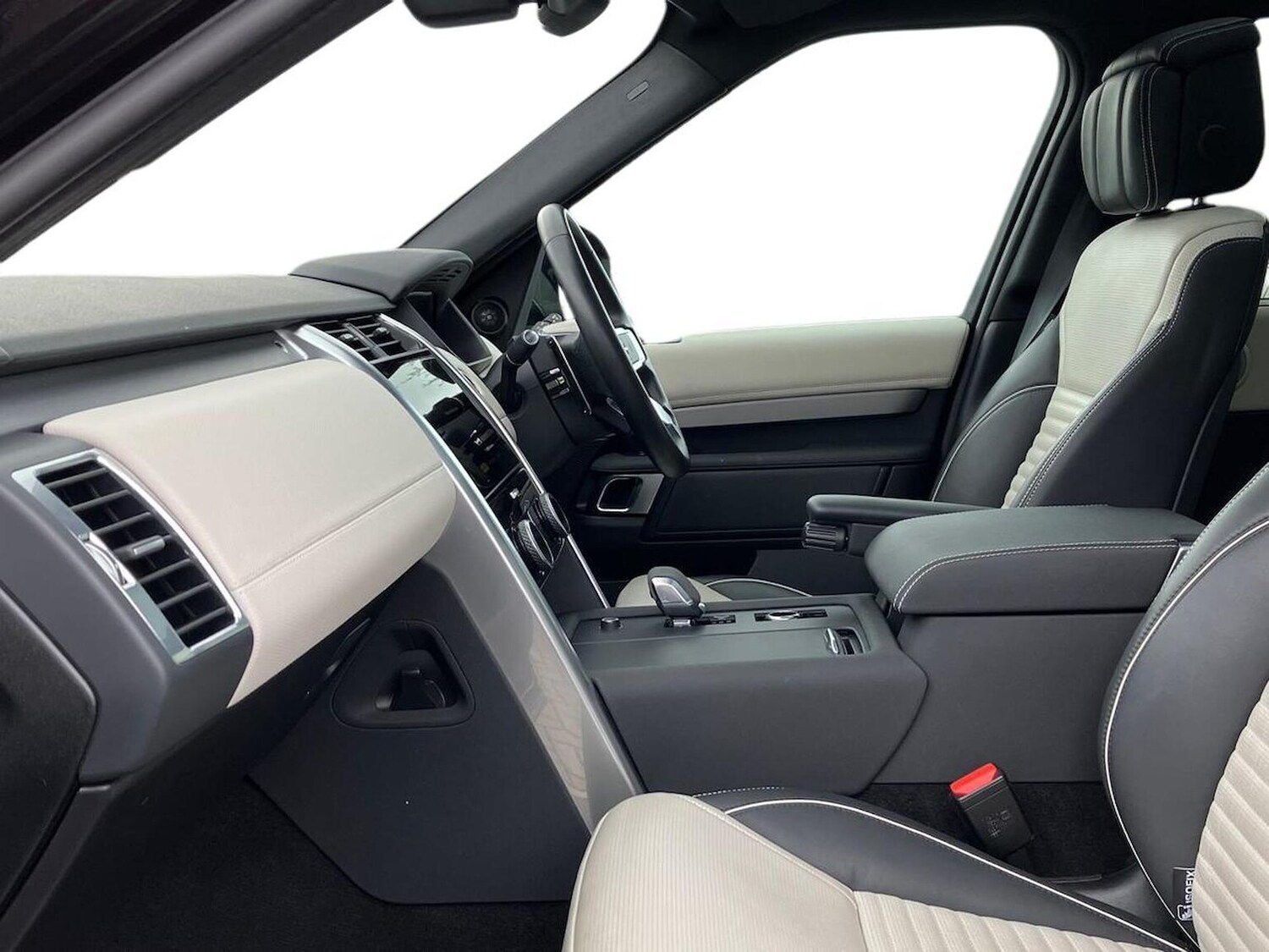 Used Land Rover Discovery 2023 for sale - 76547753: Photo 3