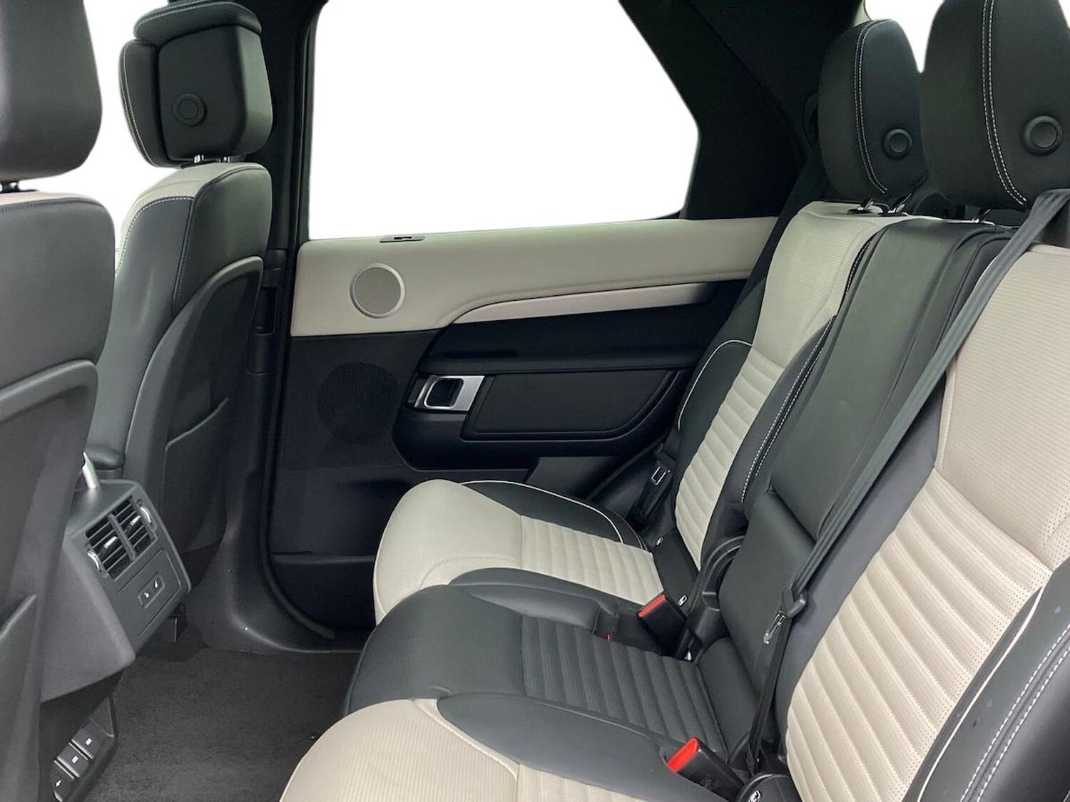 Used Land Rover Discovery 2023 for sale - 76547753: Photo 4