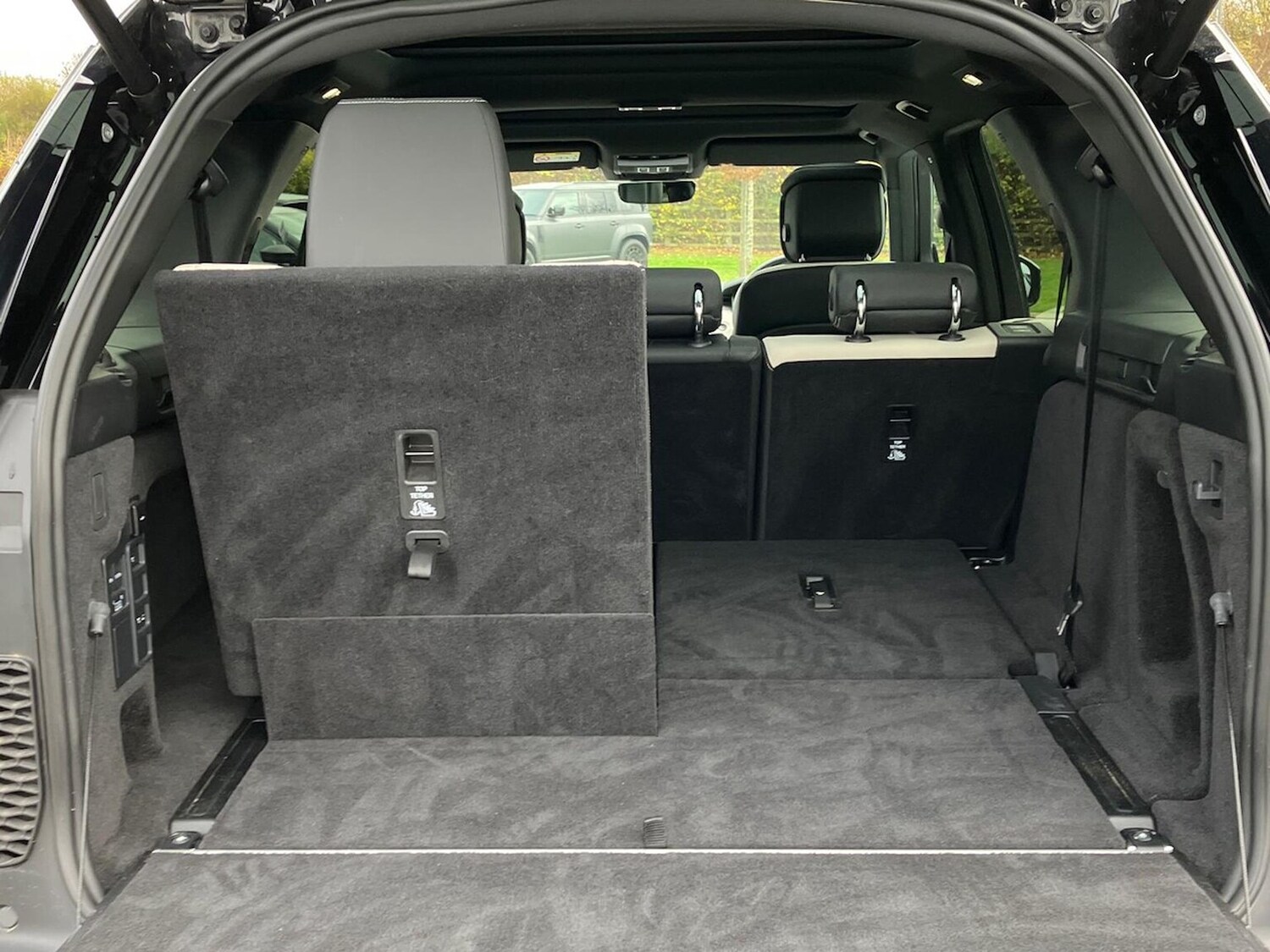 Used Land Rover Discovery 2023 for sale - 76547753: Photo 41