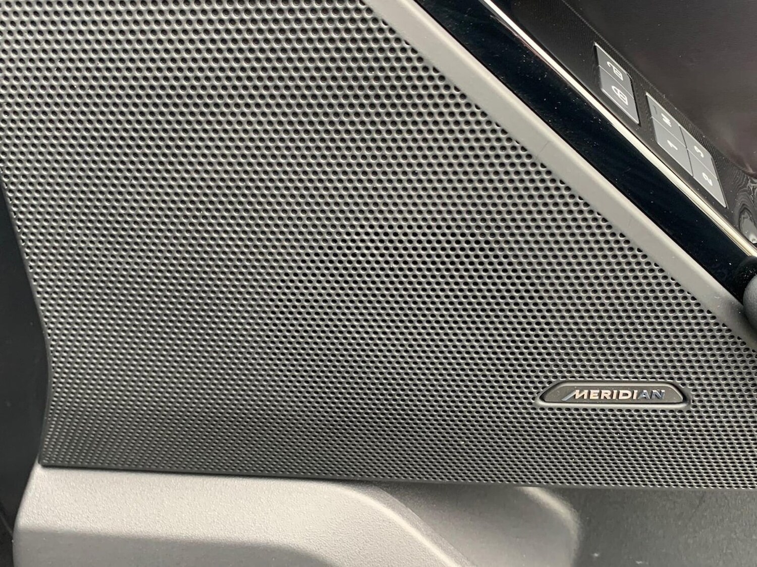 Used Land Rover Range Rover Velar 2025 for sale - 76403448: Photo 24