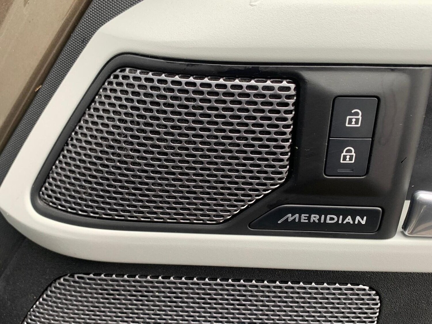 Used Land Rover Defender 2024 for sale - 75956584: Photo 24