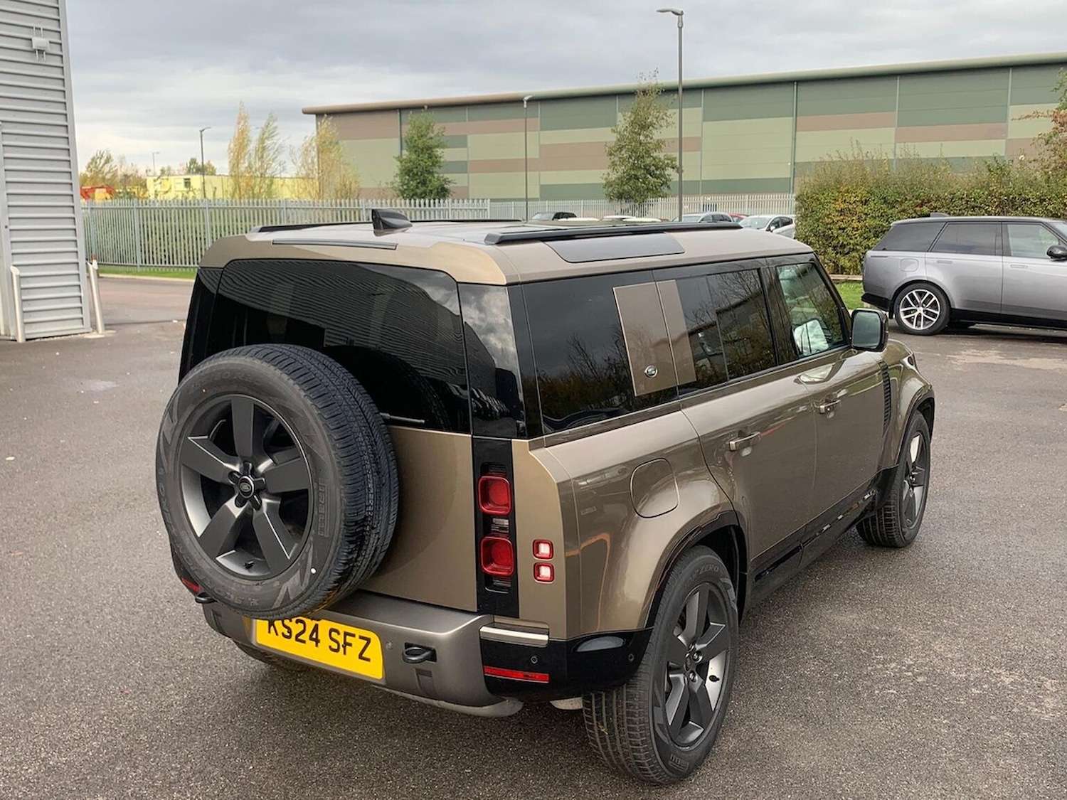 Used Land Rover Defender 2024 for sale - 75956584: Photo 29