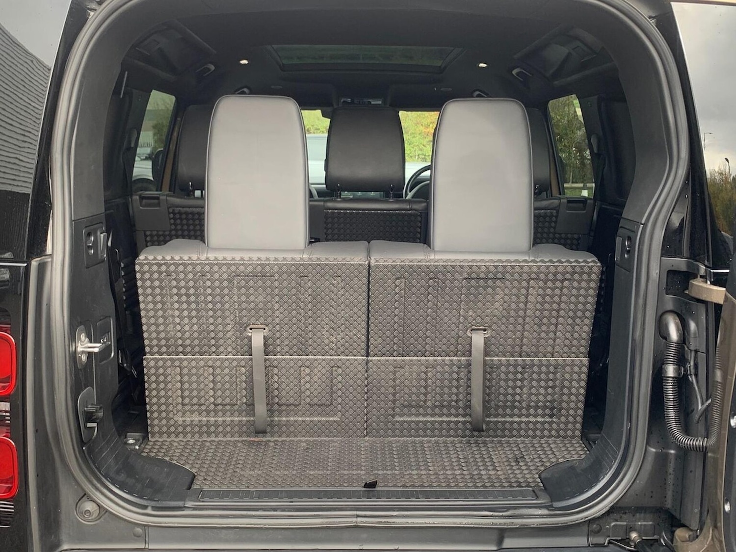 Used Land Rover Defender 2024 for sale - 75956584: Photo 30