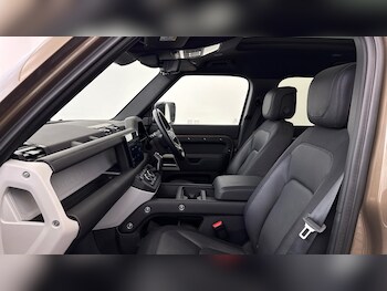 Used Land Rover Defender 2024 for sale - 75956584: Photo