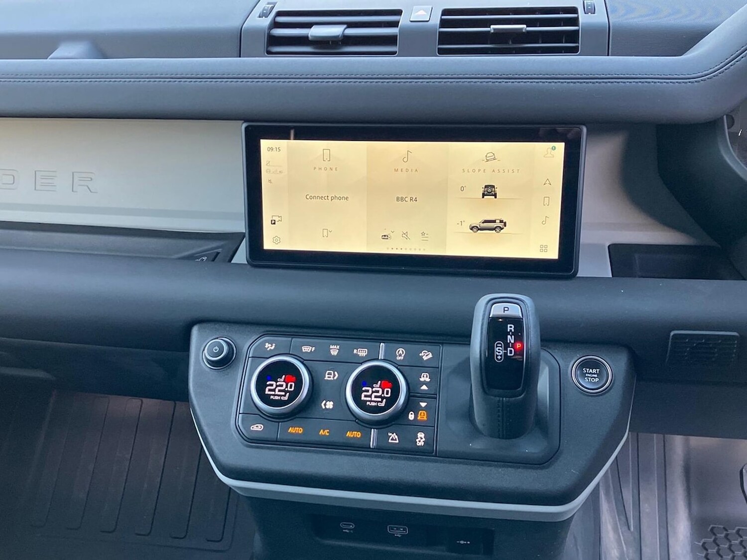 Used Land Rover Defender 2023 for sale - 78145914: Photo 16