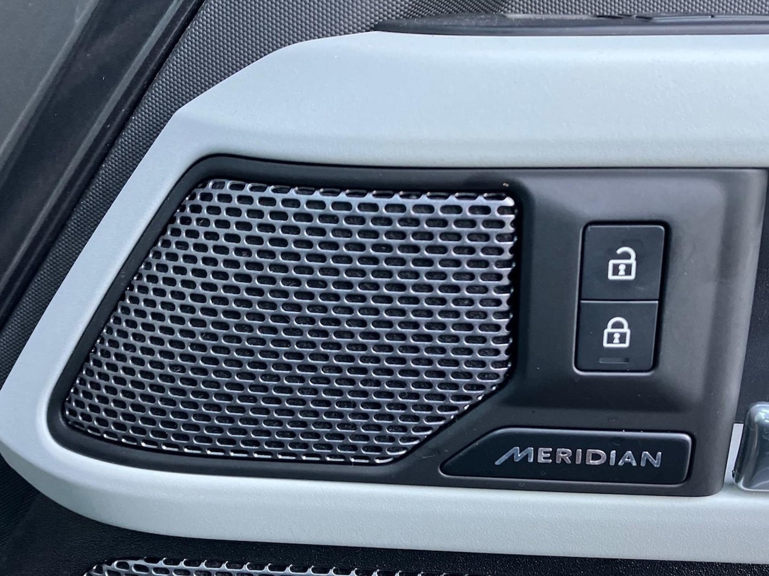 Used Land Rover Defender 2023 for sale - 78145914: Photo 26