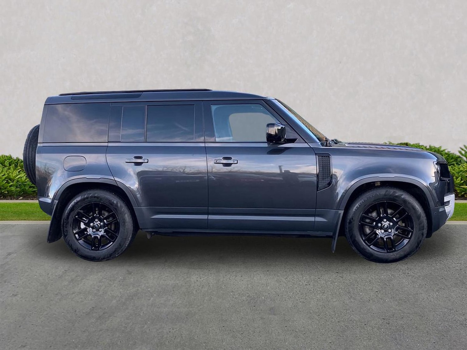 Used Land Rover Defender 2023 for sale - 78145914: Photo 7