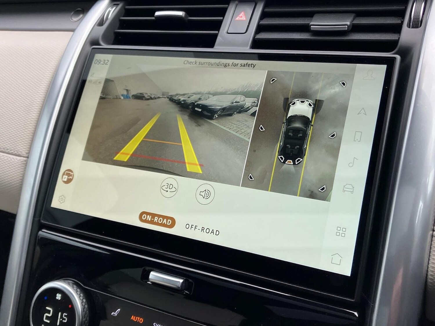 Used Land Rover Discovery 2023 for sale - 77845309: Photo 12