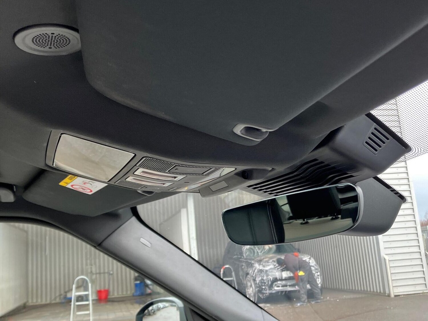 Used Land Rover Discovery 2023 for sale - 77845309: Photo 23