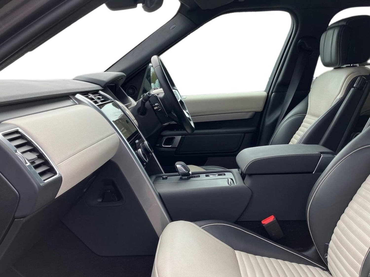 Used Land Rover Discovery 2023 for sale - 77845309: Photo 3