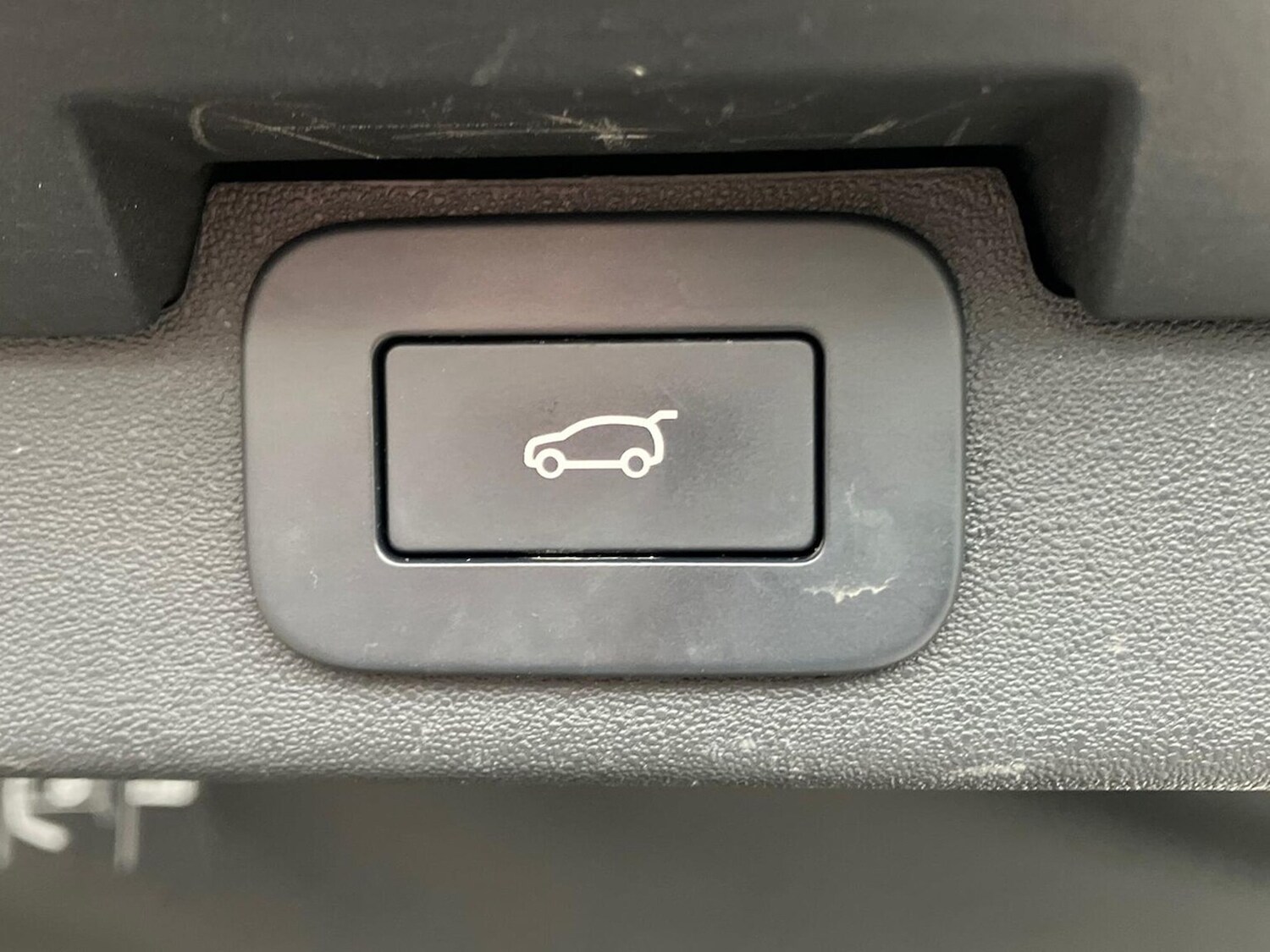 Used Land Rover Discovery 2023 for sale - 77845309: Photo 32