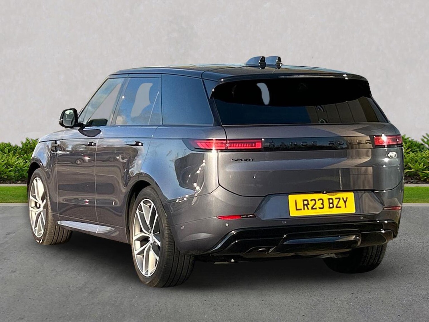 Used Land Rover Range Rover Sport 2023 for sale - 76655842: Photo 2