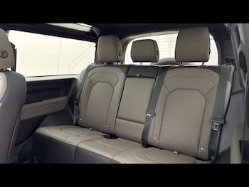 Used Land Rover Defender 2024 for sale - 79234529: Photo
