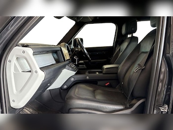 Used Land Rover Defender 2023 for sale - 79410578: Photo