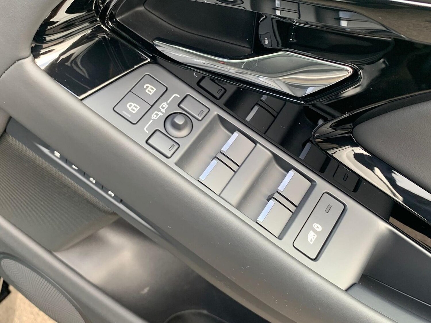 Used Land Rover Range Rover Evoque 2025 for sale - 76650258: Photo 25