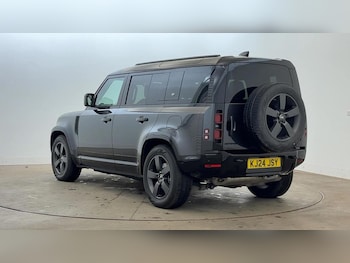 Used Land Rover Defender 2024 for sale - 75975395: Photo