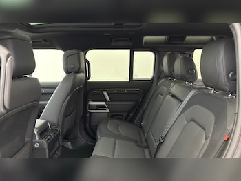 Used Land Rover Defender 2024 for sale - 75975395: Photo