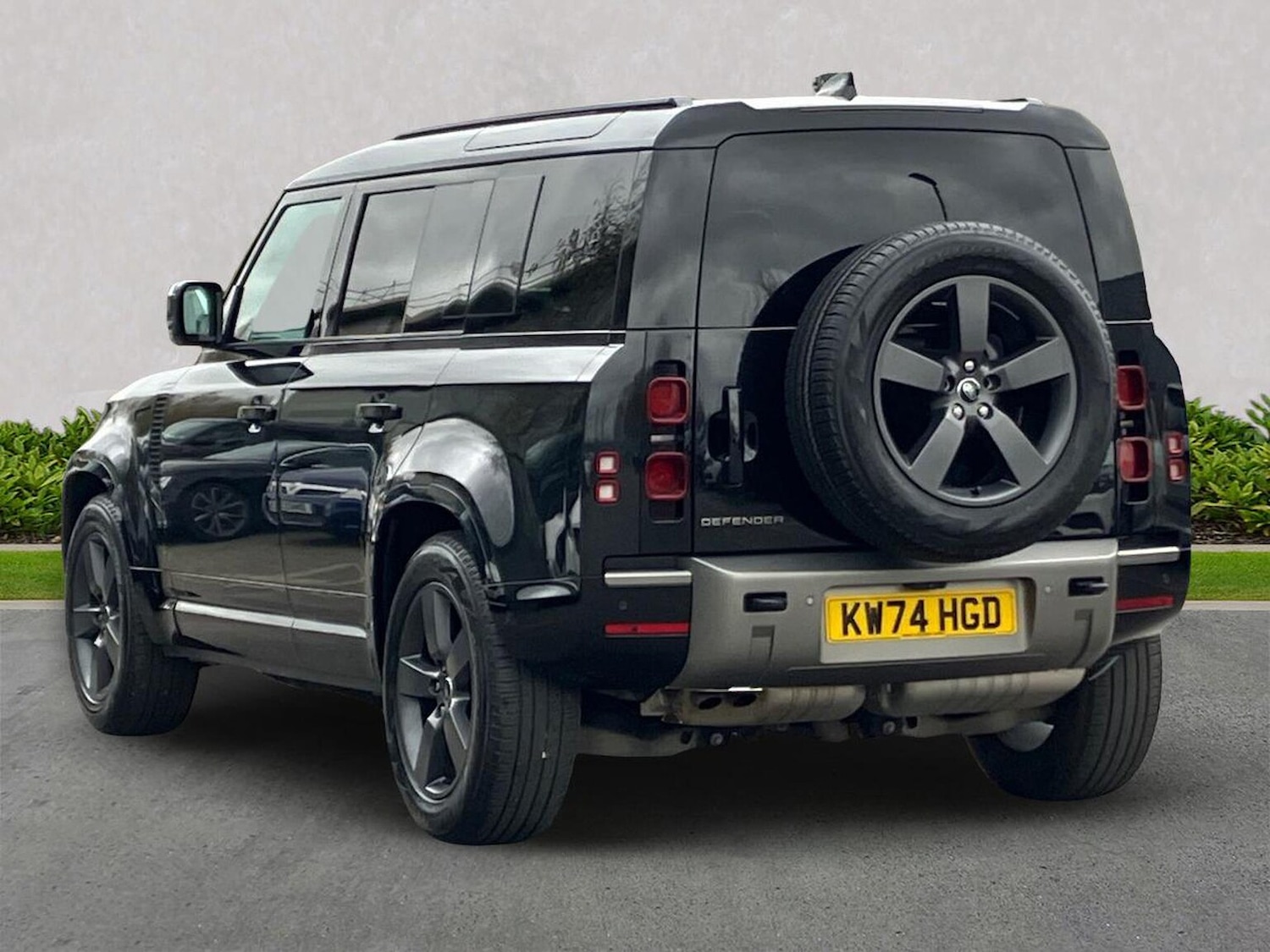 Used Land Rover Defender 2024 for sale - 78106298: Photo 2