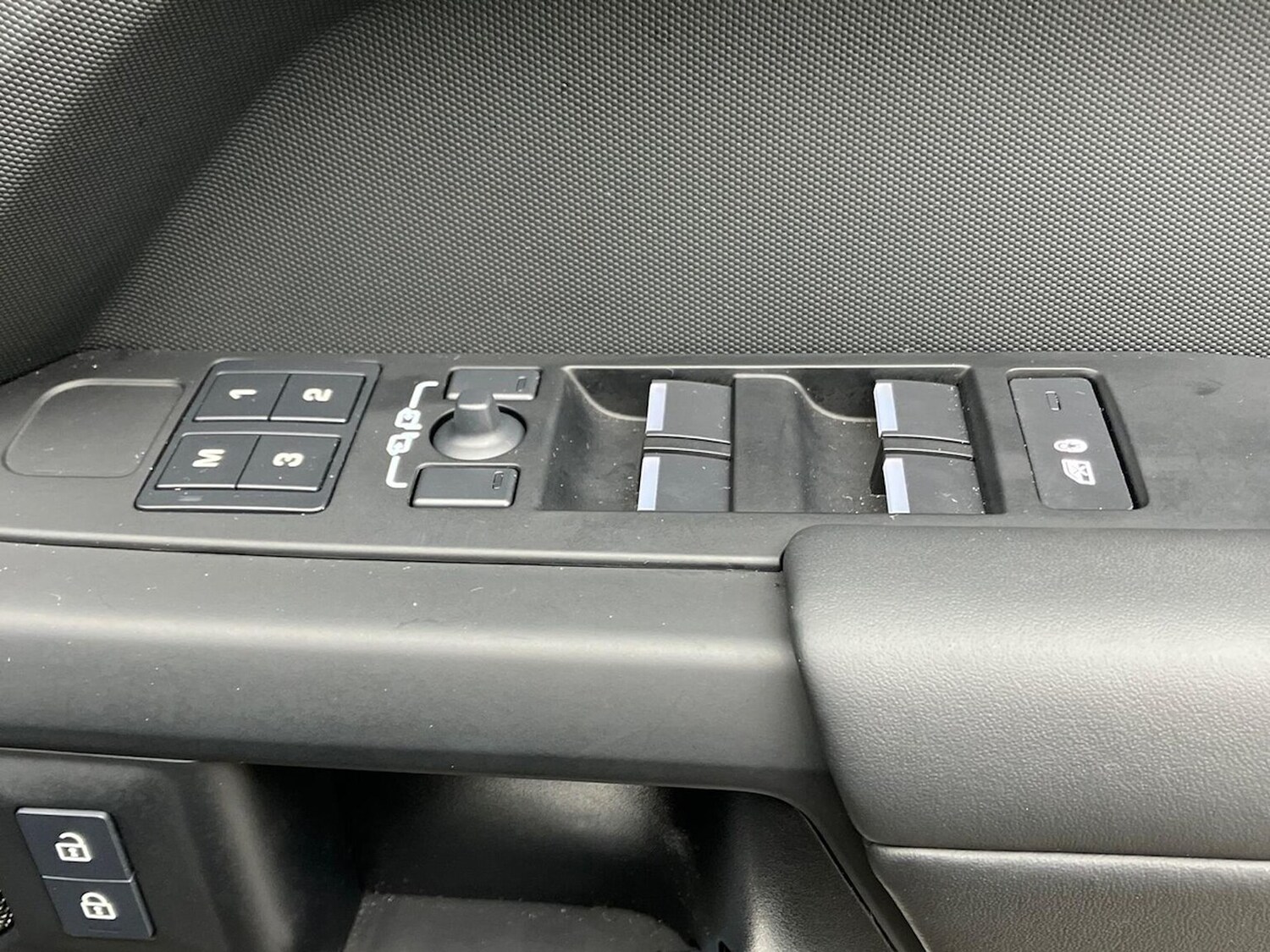 Used Land Rover Defender 2024 for sale - 78106298: Photo 27