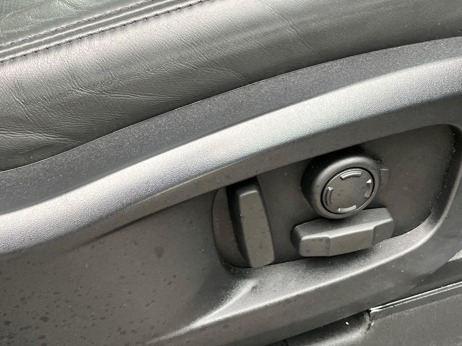 Used Land Rover Defender 2024 for sale - 78106298: Photo 32