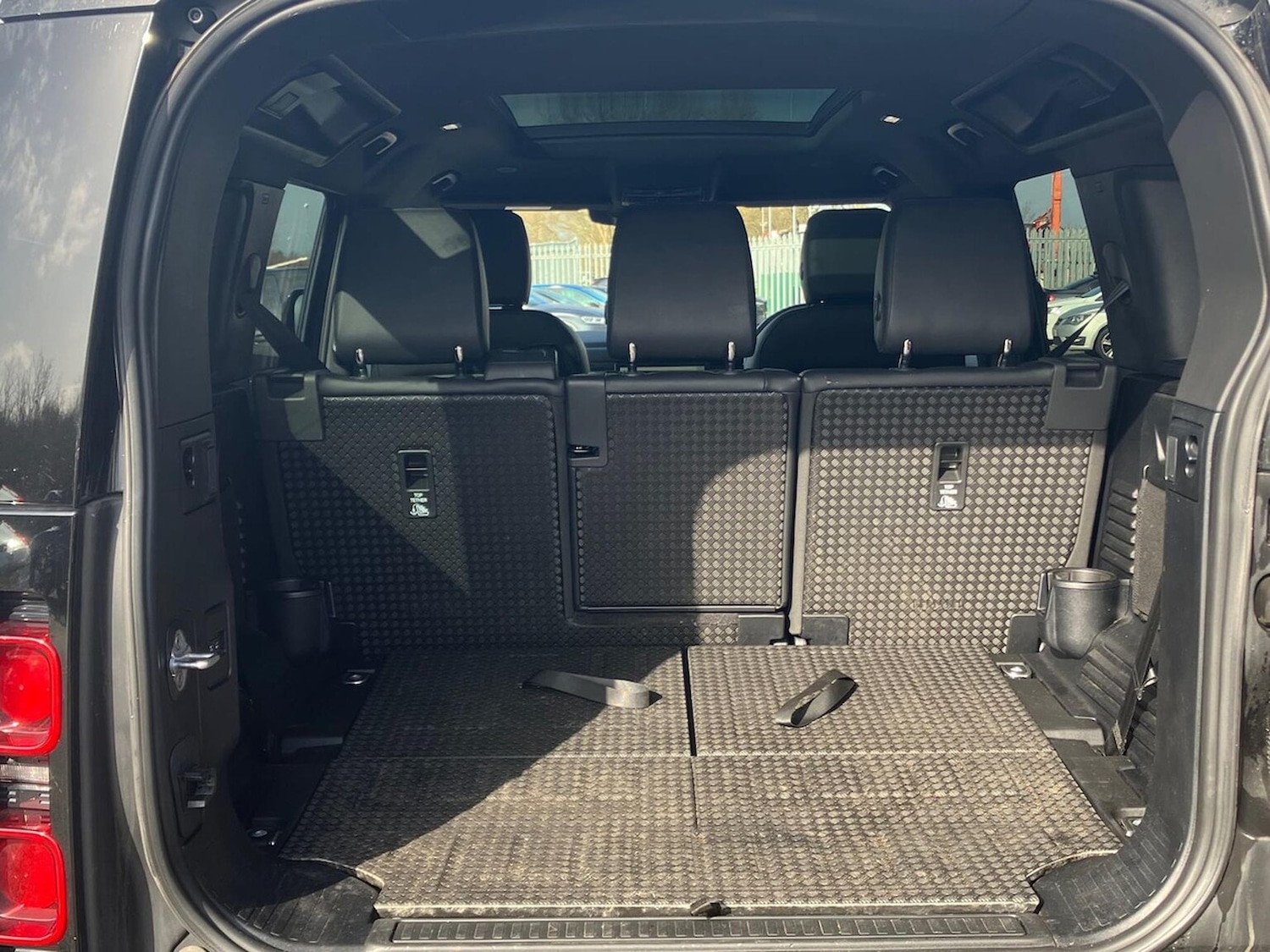 Used Land Rover Defender 2024 for sale - 77973930: Photo 10