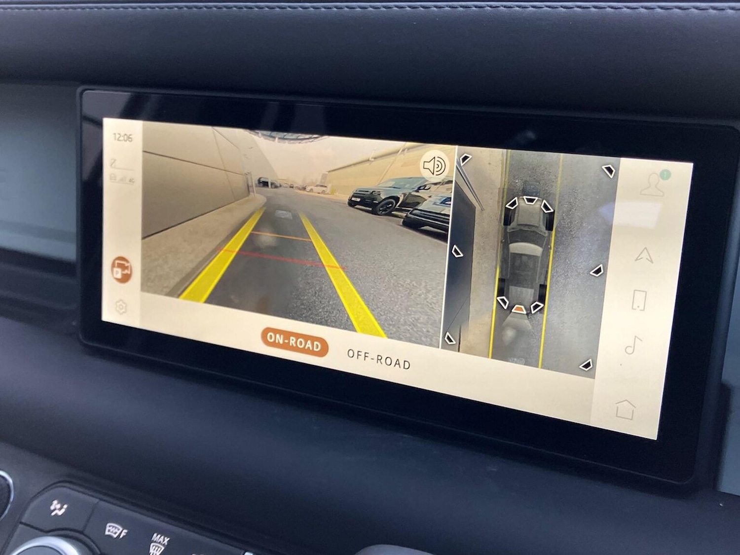 Used Land Rover Defender 2024 for sale - 77973930: Photo 12