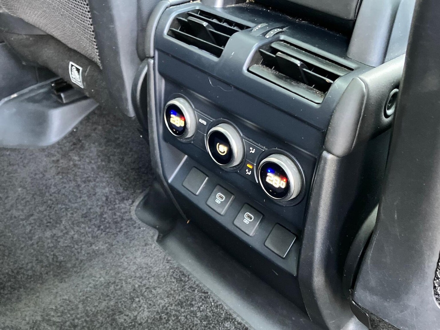 Used Land Rover Defender 2024 for sale - 77973930: Photo 18