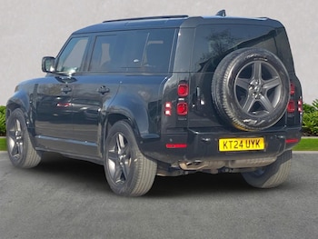 Used Land Rover Defender 2024 for sale - 77973930: Photo