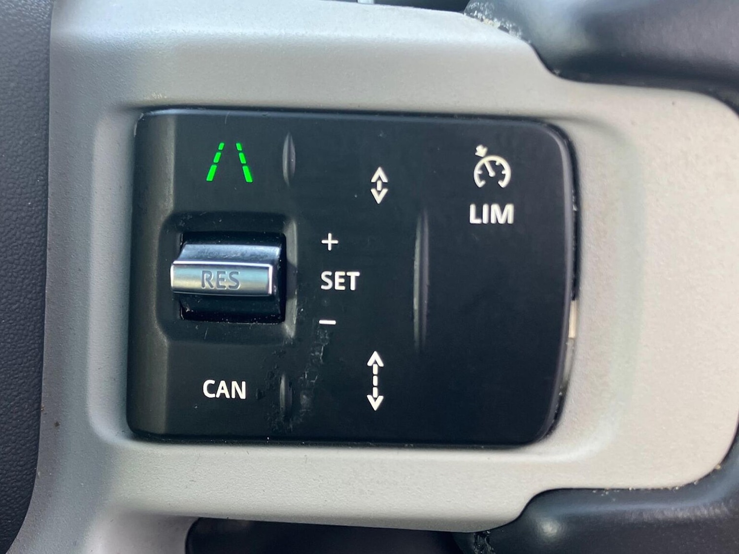 Used Land Rover Defender 2024 for sale - 77973930: Photo 34