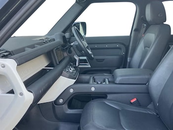 Used Land Rover Defender 2024 for sale - 77973930: Photo